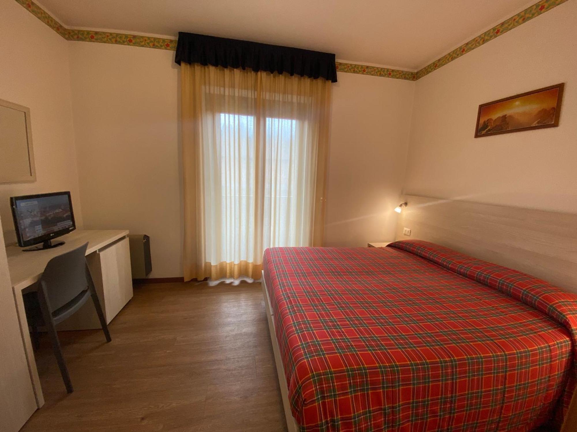 טרביסיו Hotel International מראה חיצוני תמונה